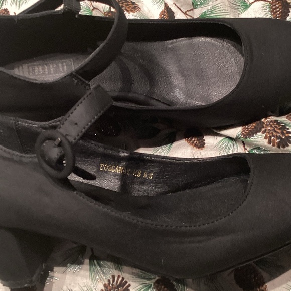 Elegant Black Women's Heels - Picture 6 of 6